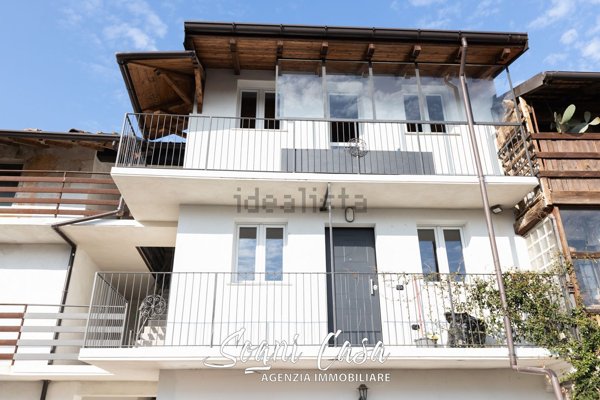 casa indipendente in vendita ad Oleggio