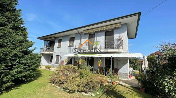 casa indipendente in vendita ad Oleggio