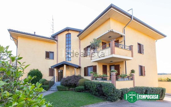 appartamento in vendita ad Oleggio