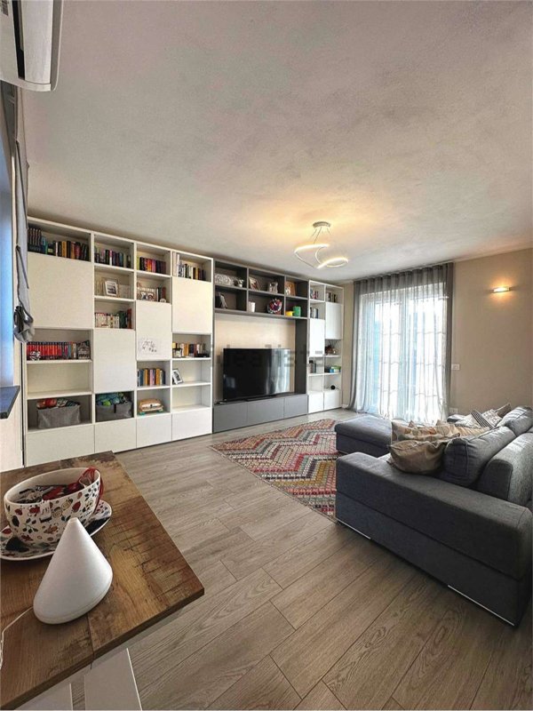 casa indipendente in vendita ad Oleggio