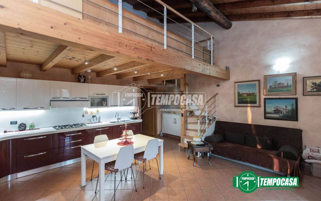 appartamento in vendita ad Oleggio in zona Santo Stefano.