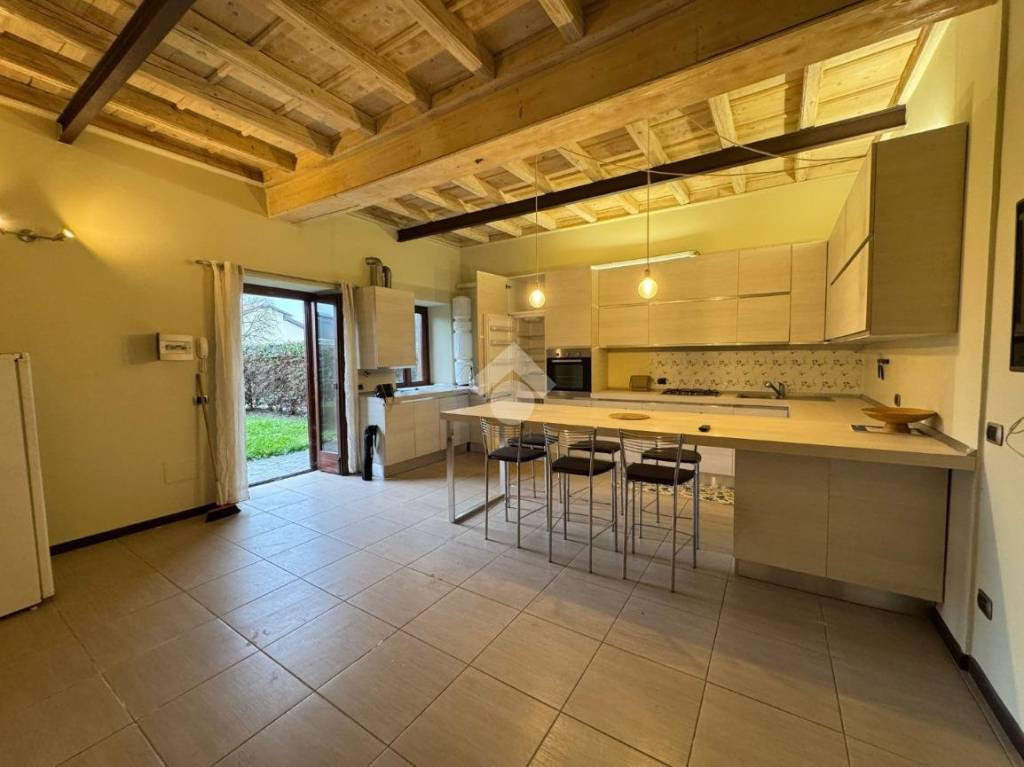 appartamento in vendita ad Oleggio in zona Santo Stefano.