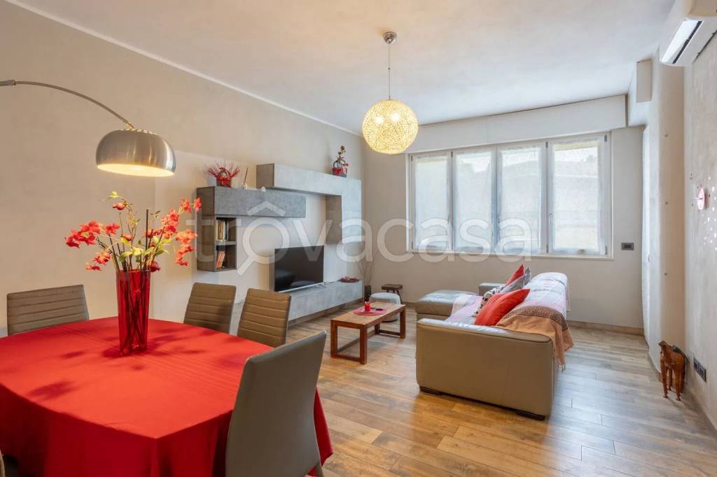 appartamento in vendita ad Oleggio