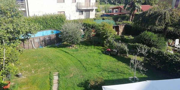 casa indipendente in vendita ad Oleggio