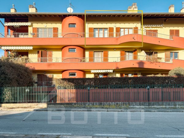 appartamento in vendita ad Oleggio