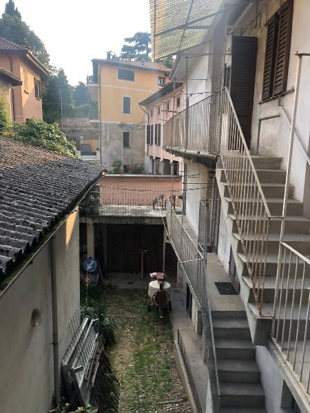 esavano in vendita ad Oleggio