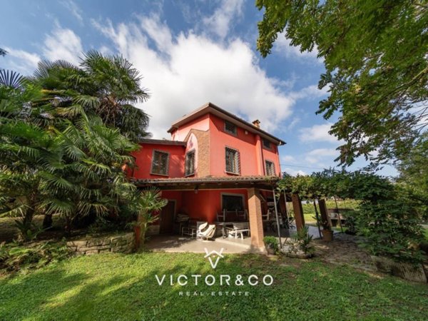 casa indipendente in vendita ad Oleggio