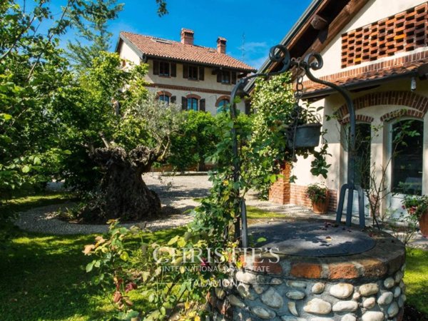 villa in vendita ad Oleggio