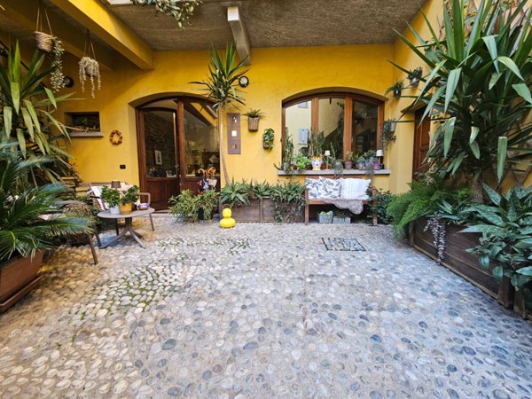 casa indipendente in vendita ad Oleggio