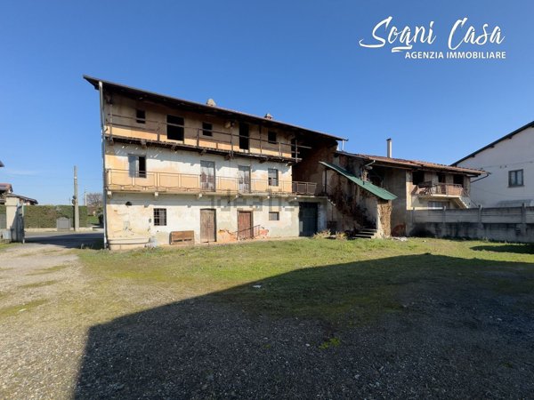 casale in vendita ad Oleggio