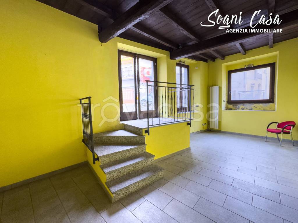 negozio in vendita ad Oleggio