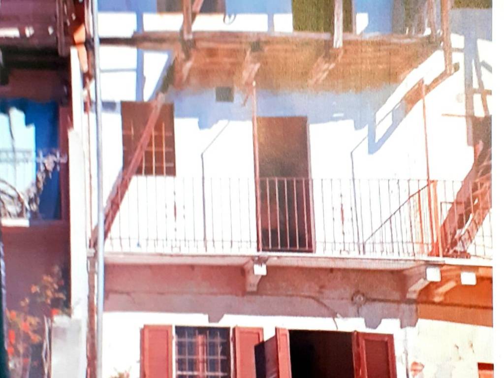 casa indipendente in vendita ad Oleggio