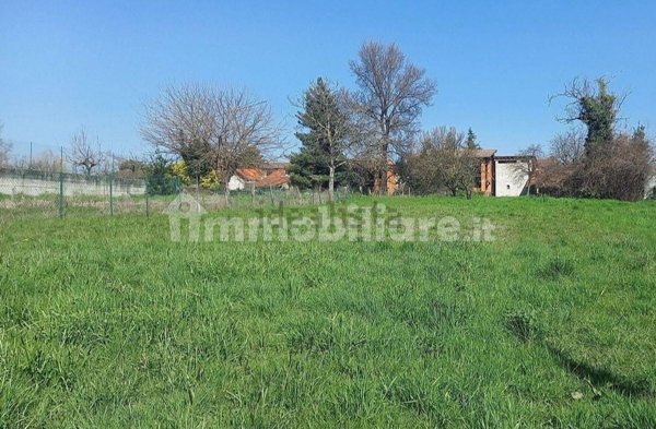 terreno edificabile in vendita ad Oleggio in zona Fornaci