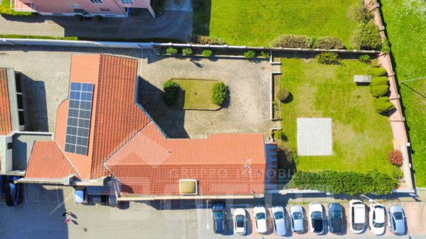 casa indipendente in vendita ad Oleggio