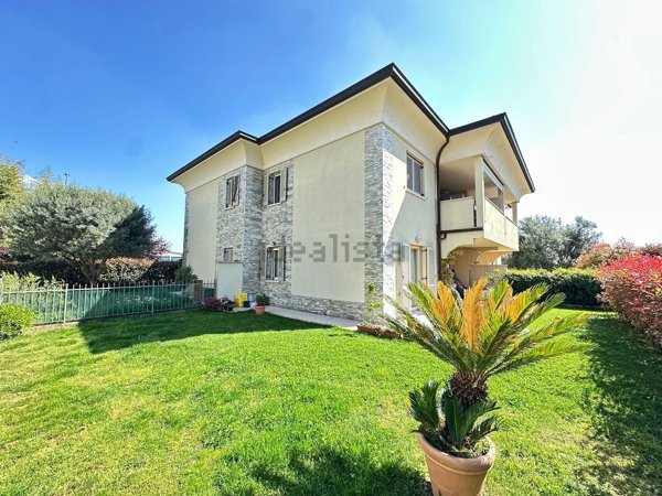 appartamento in vendita ad Oleggio