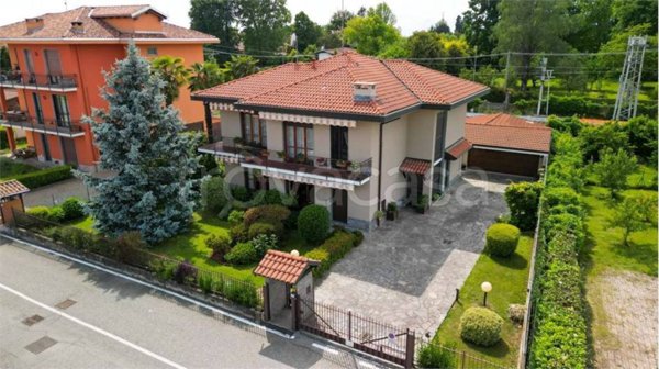 casa indipendente in vendita ad Oleggio in zona Gaggiolo