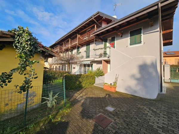 appartamento in vendita ad Oleggio in zona Santo Stefano.