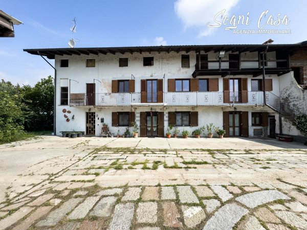 appartamento in vendita ad Oleggio in zona Gaggiolo