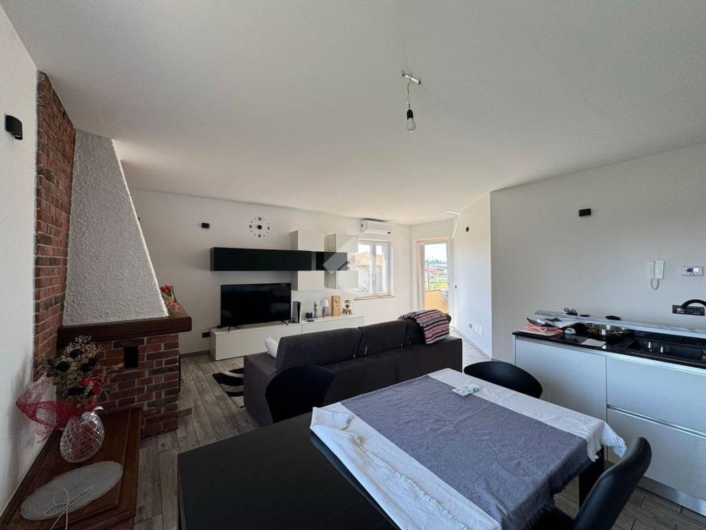 casa indipendente in vendita ad Oleggio in zona San Giovanni