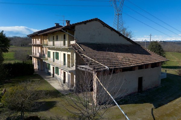 casale in vendita ad Oleggio in zona Loreto