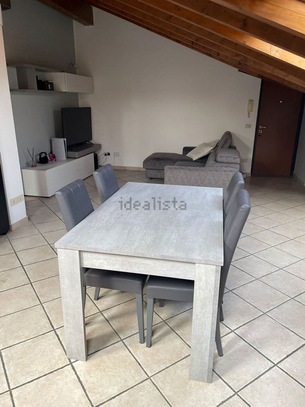 appartamento in vendita ad Oleggio in zona Carmine