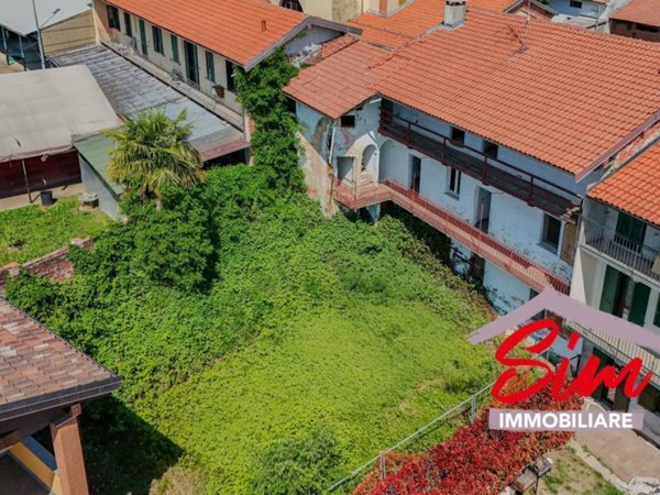 casale in vendita ad Oleggio in zona Fornaci