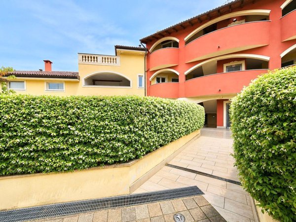 appartamento in vendita ad Oleggio in zona Gaggiolo