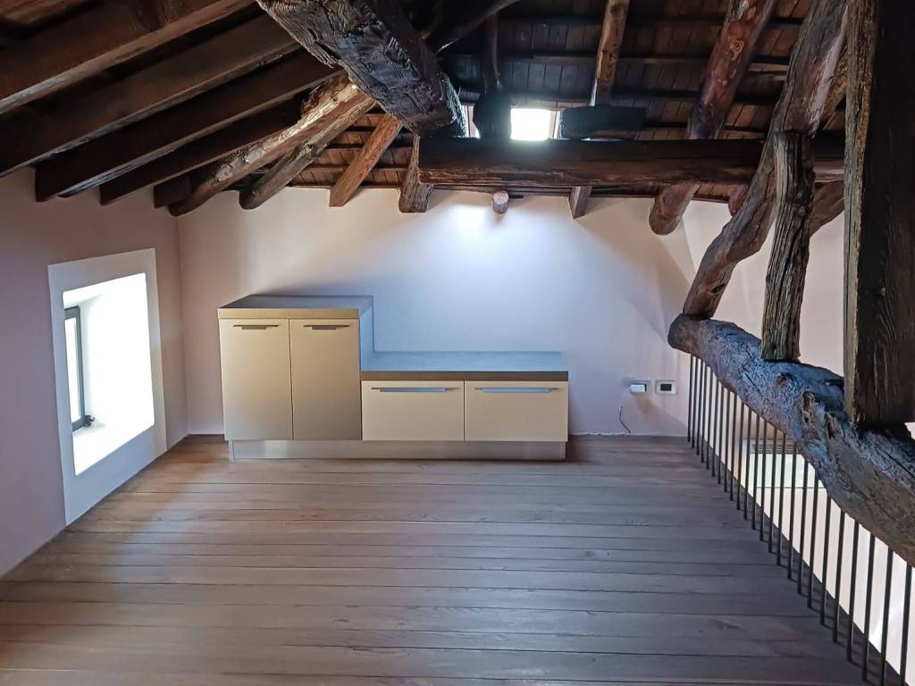 casa indipendente in vendita ad Oleggio