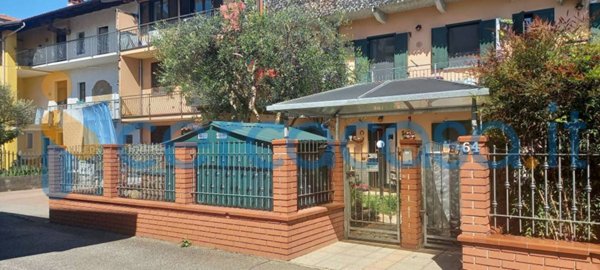 appartamento in vendita ad Oleggio in zona Loreto