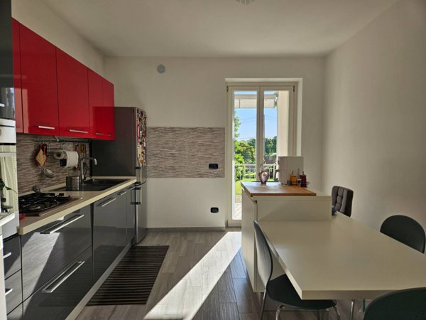 casa indipendente in vendita ad Oleggio in zona San Giovanni