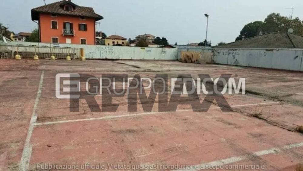casa indipendente in vendita ad Oleggio