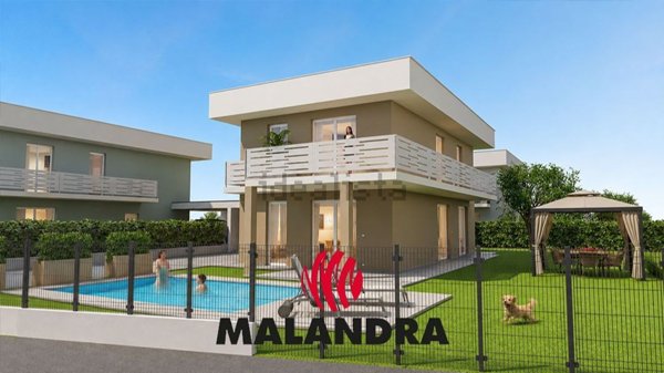 casa indipendente in vendita ad Oleggio