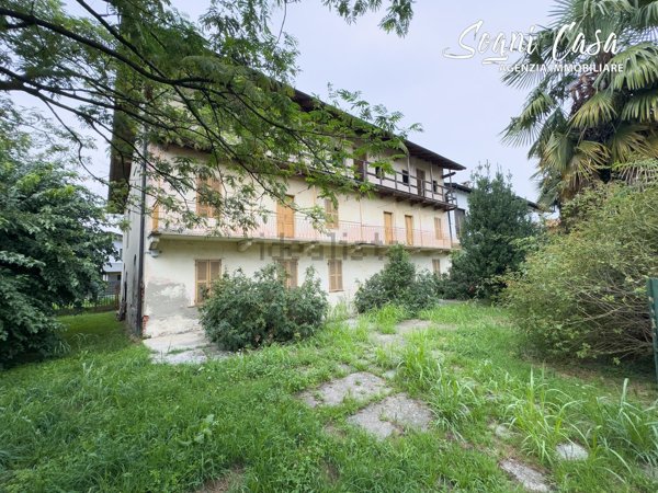 casale in vendita ad Oleggio