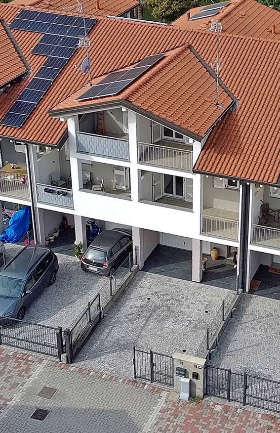 casa indipendente in vendita ad Oleggio in zona San Giovanni