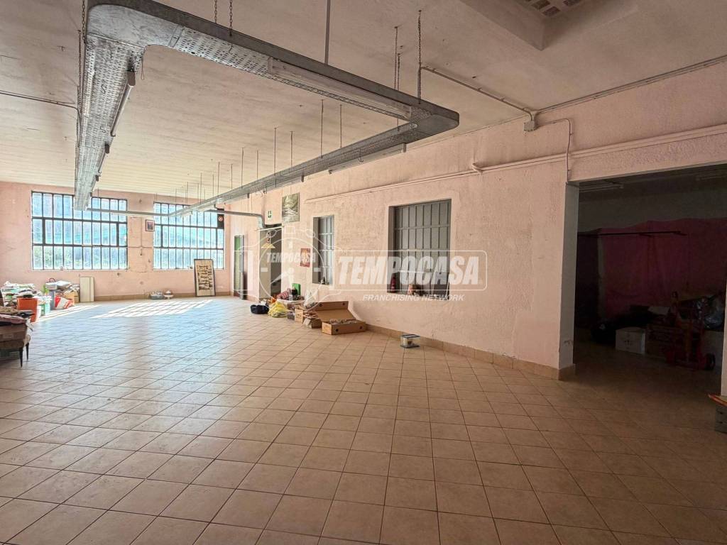 appartamento in vendita ad Oleggio in zona Carmine