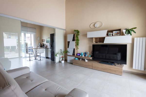 casa indipendente in vendita ad Oleggio in zona Gaggiolo