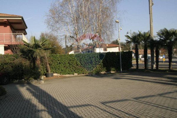 villa in vendita ad Oleggio Castello