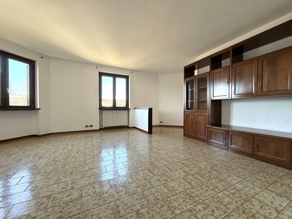 appartamento in vendita ad Oleggio Castello