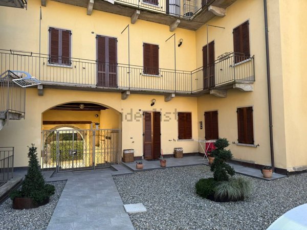 appartamento in vendita ad Oleggio Castello