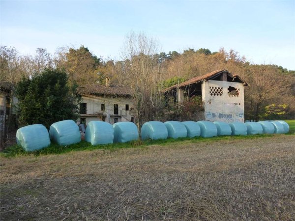 villa in vendita ad Oleggio Castello