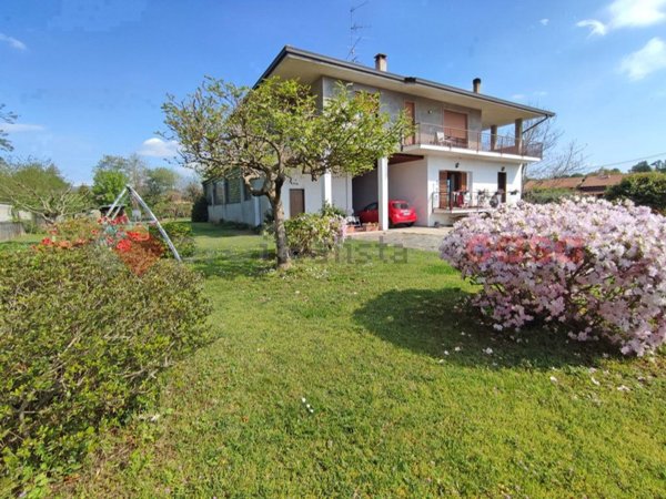 appartamento in vendita ad Oleggio Castello