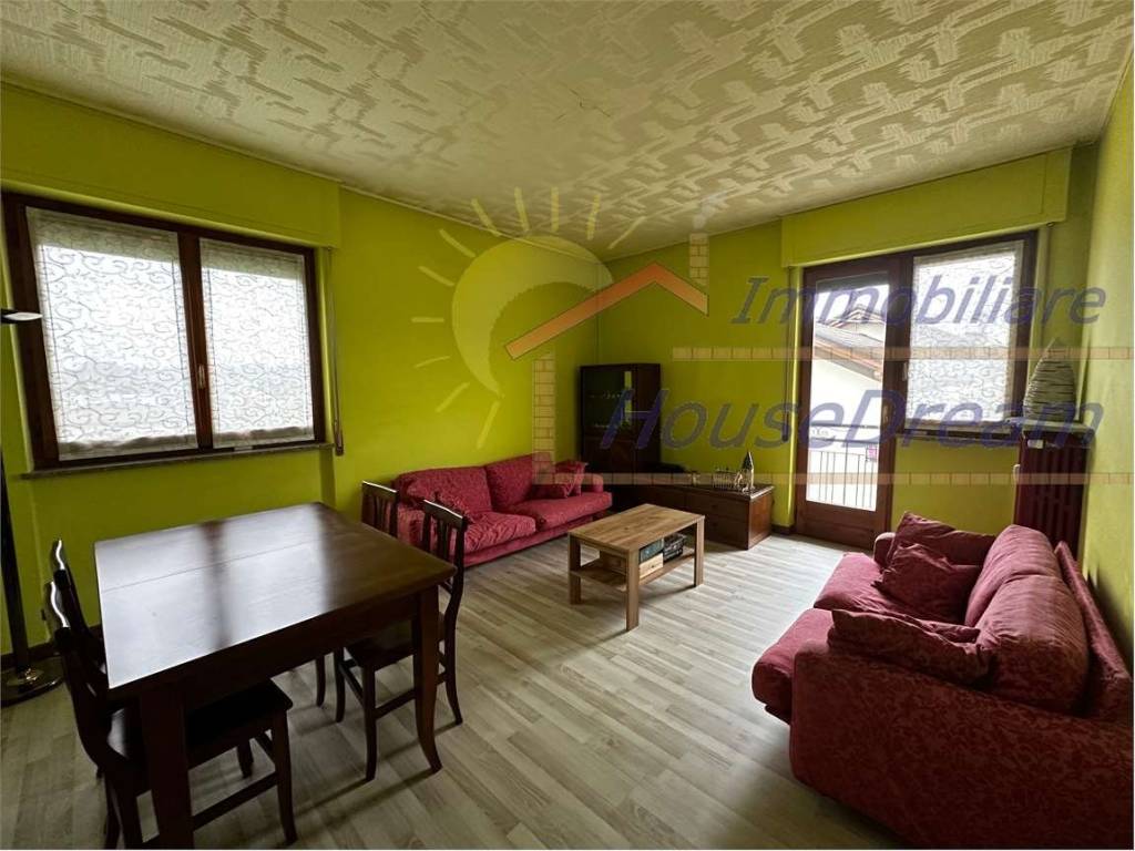 appartamento in vendita ad Oleggio Castello