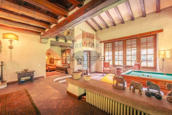 casa indipendente in vendita ad Oleggio Castello