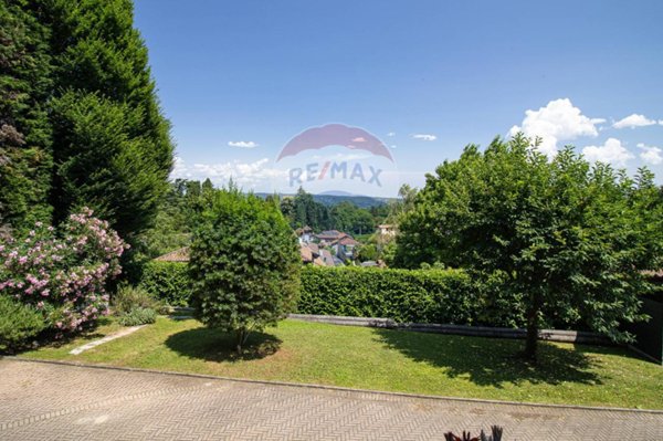 casa indipendente in vendita ad Oleggio Castello