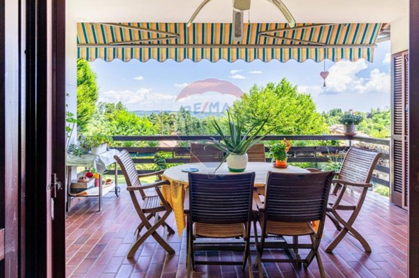 casa indipendente in vendita ad Oleggio Castello