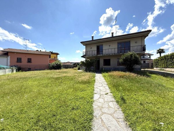 appartamento in vendita ad Oleggio Castello