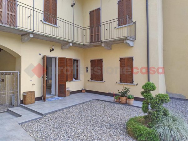 appartamento in vendita ad Oleggio Castello