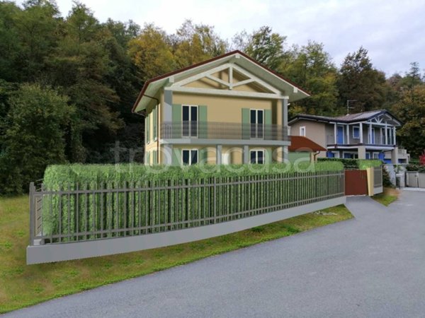 casa indipendente in vendita ad Oleggio Castello