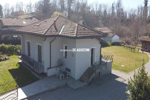 casa indipendente in vendita ad Oleggio Castello
