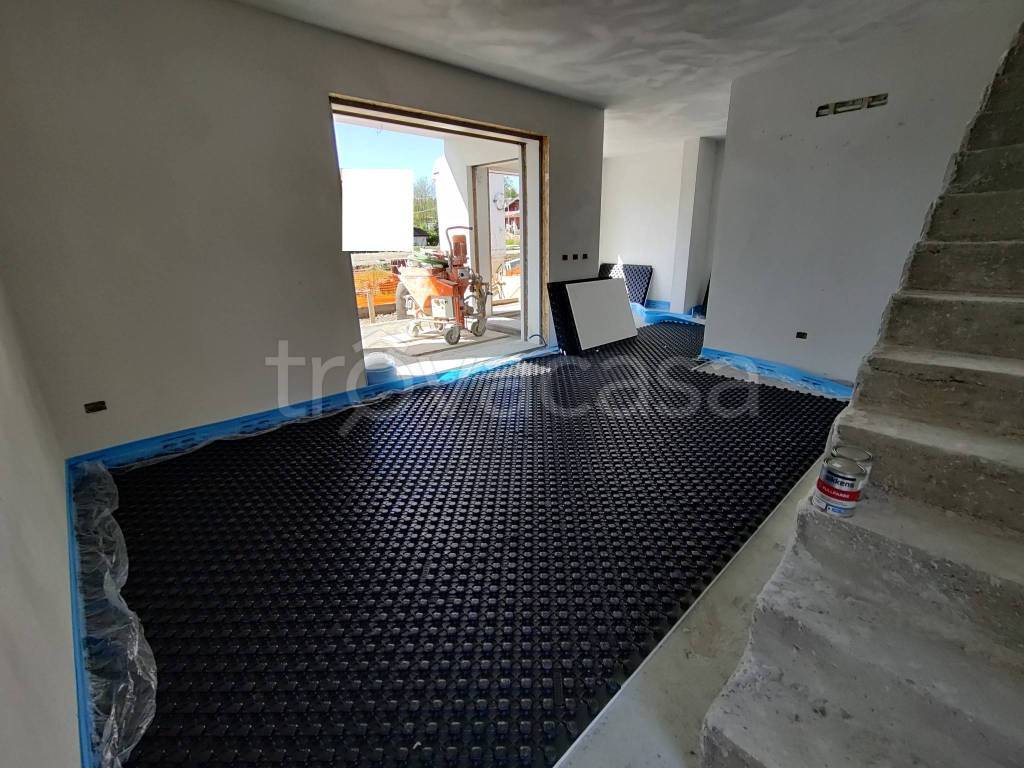 casa indipendente in vendita ad Oleggio Castello